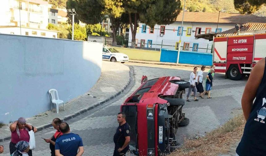 Koçarlı’da kamyonet yolda  devrildi: 1 yaralı